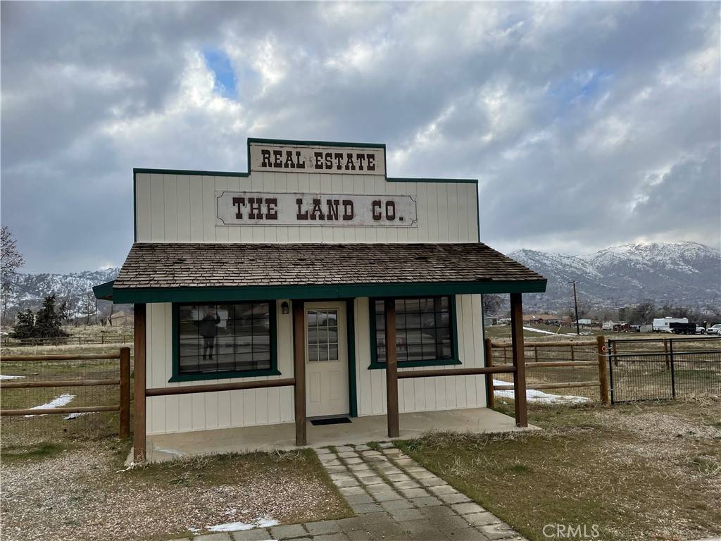 Tehachapi, CA 93561,21069 Woodford Tehachapi Rd