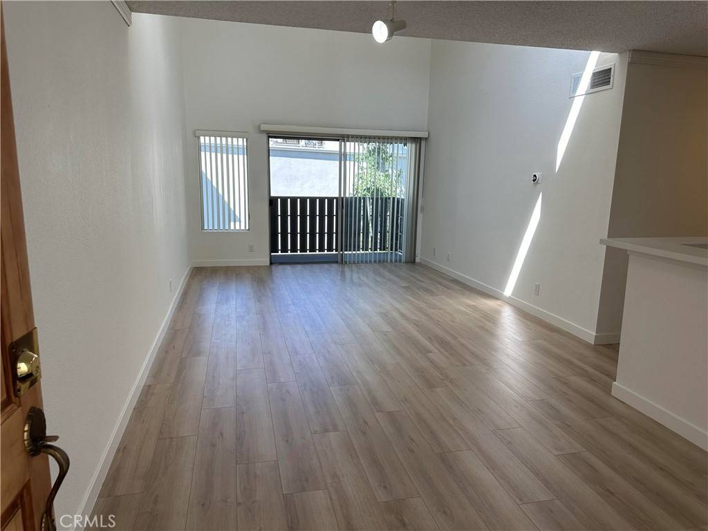 Tarzana, CA 91356,18645 Hatteras ST #273