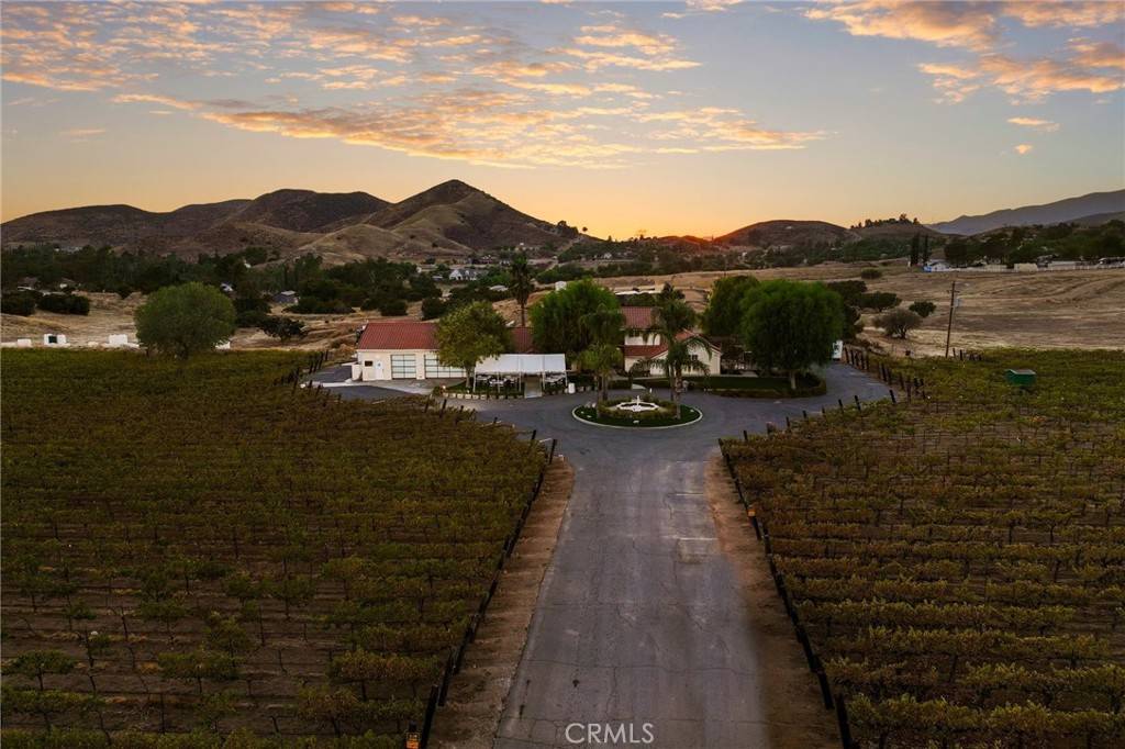 Agua Dulce, CA 91390,10262 Sierra HWY