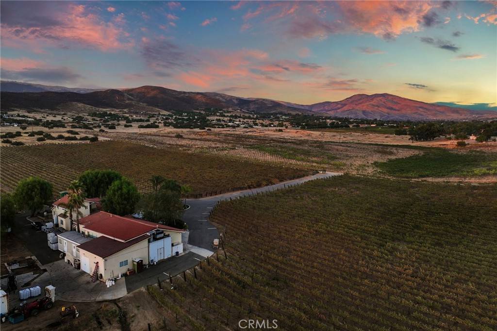 Agua Dulce, CA 91390,10262 Sierra HWY