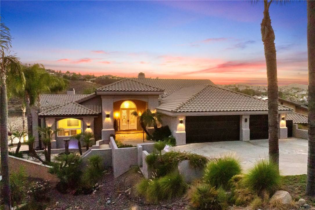 Canyon Lake, CA 92587,22001 Loch Lomond DR