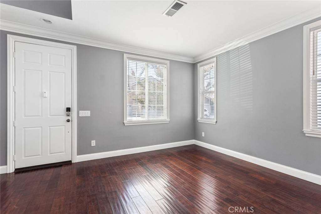Valencia, CA 91355,23339 Clearwater LN