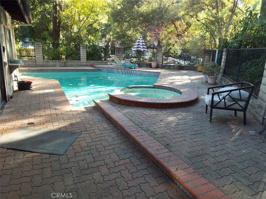 Encino, CA 91316,4444 Rochelle PL