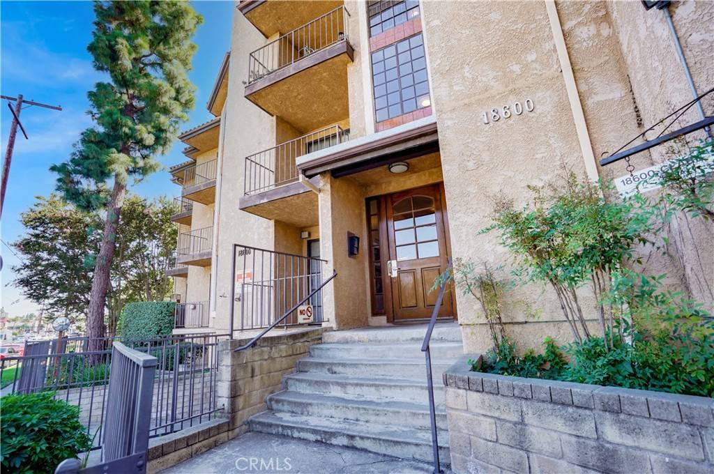 Tarzana, CA 91356,18600 Clark ST #104