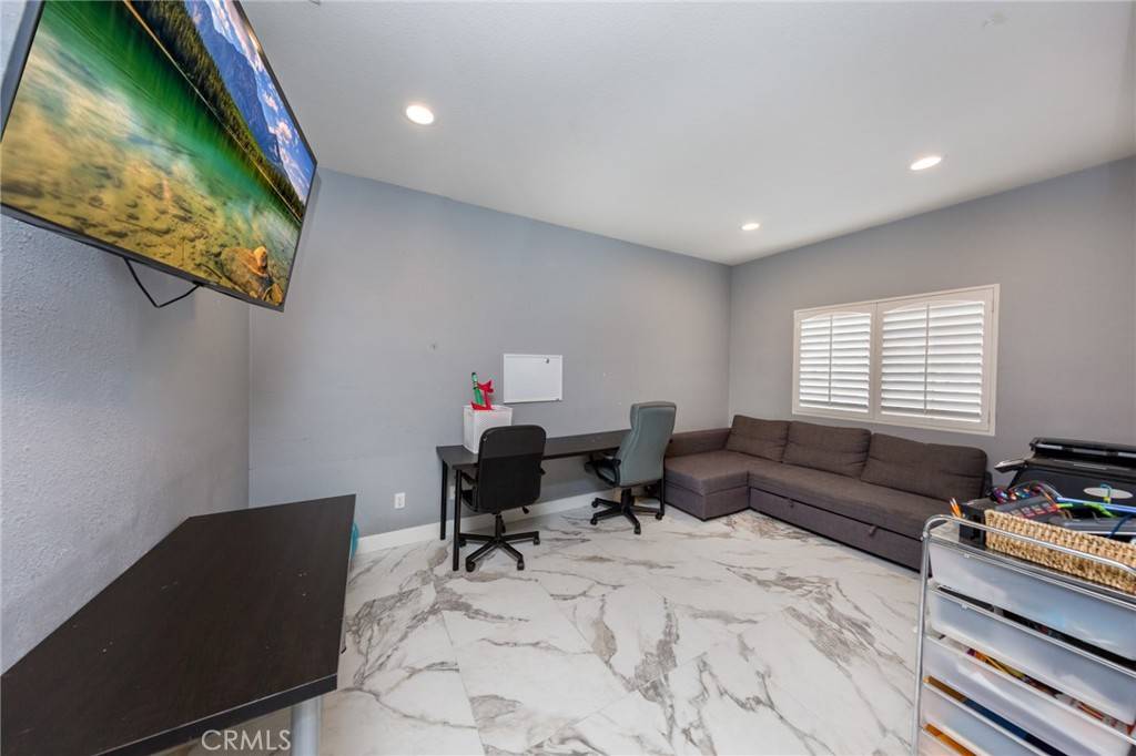 Castaic, CA 91384,28472 Monterey CT