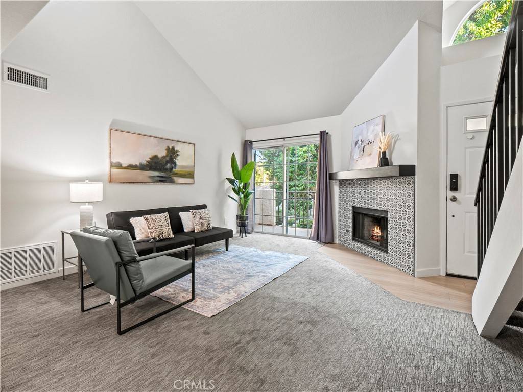 Valencia, CA 91355,24115 Del Monte DR #66