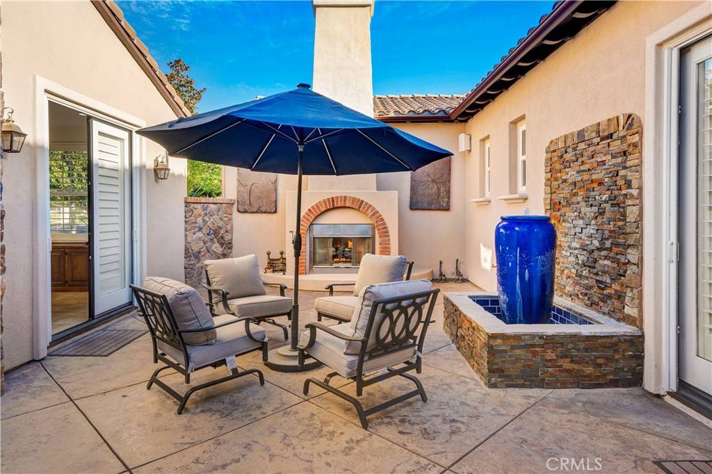 Valencia, CA 91381,26485 Black Oak DR