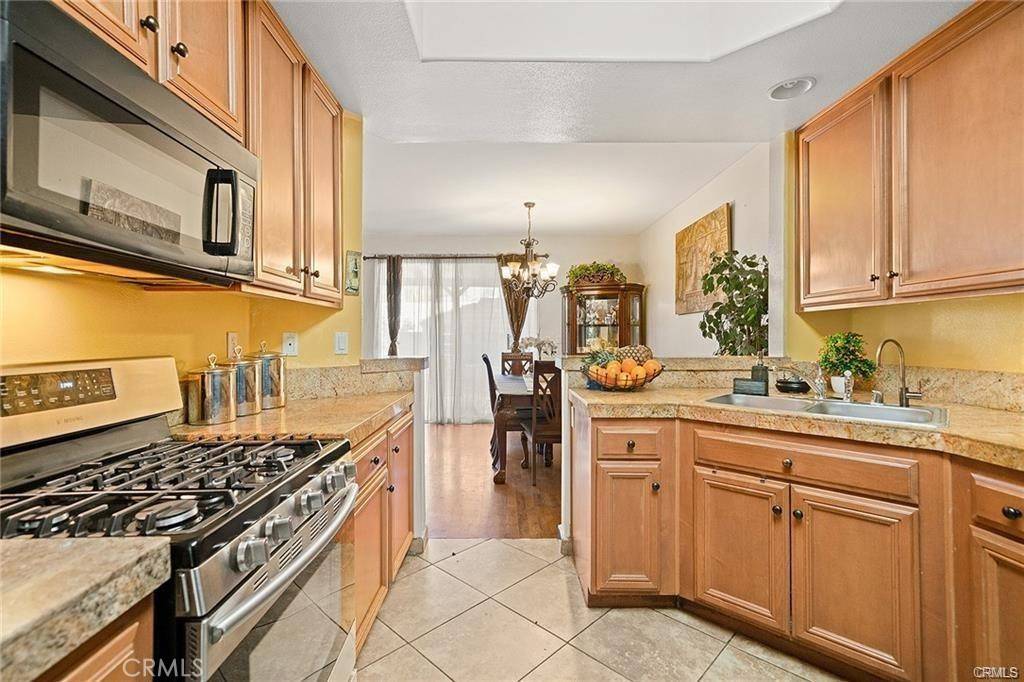 Sylmar, CA 91342,15115 Roxford ST #107