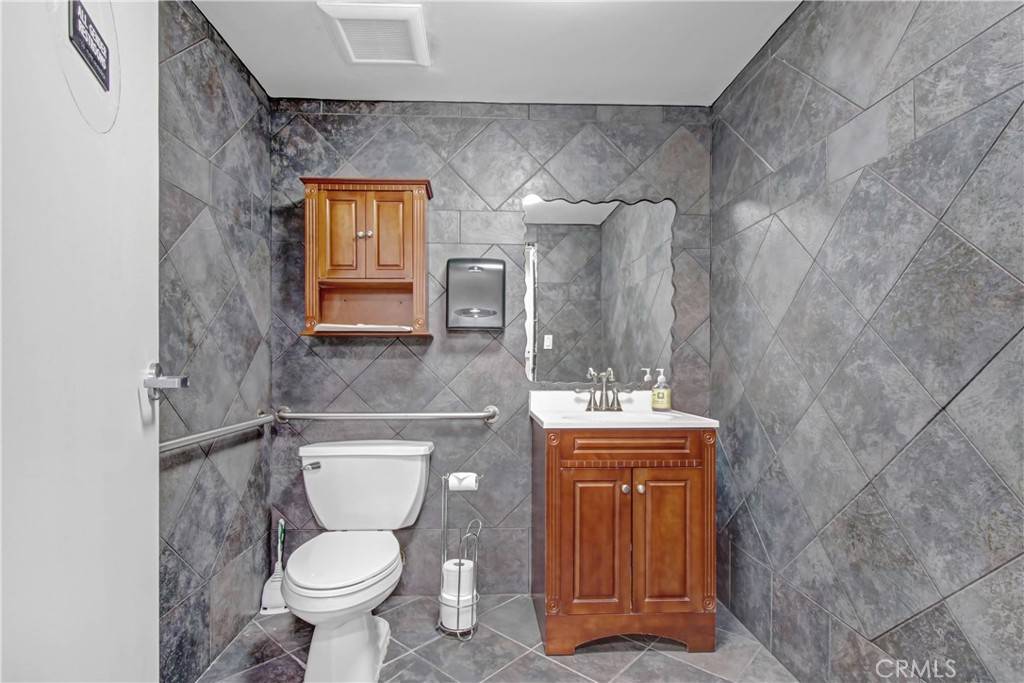 Agoura Hills, CA 91301,5210 Lewis RD #3