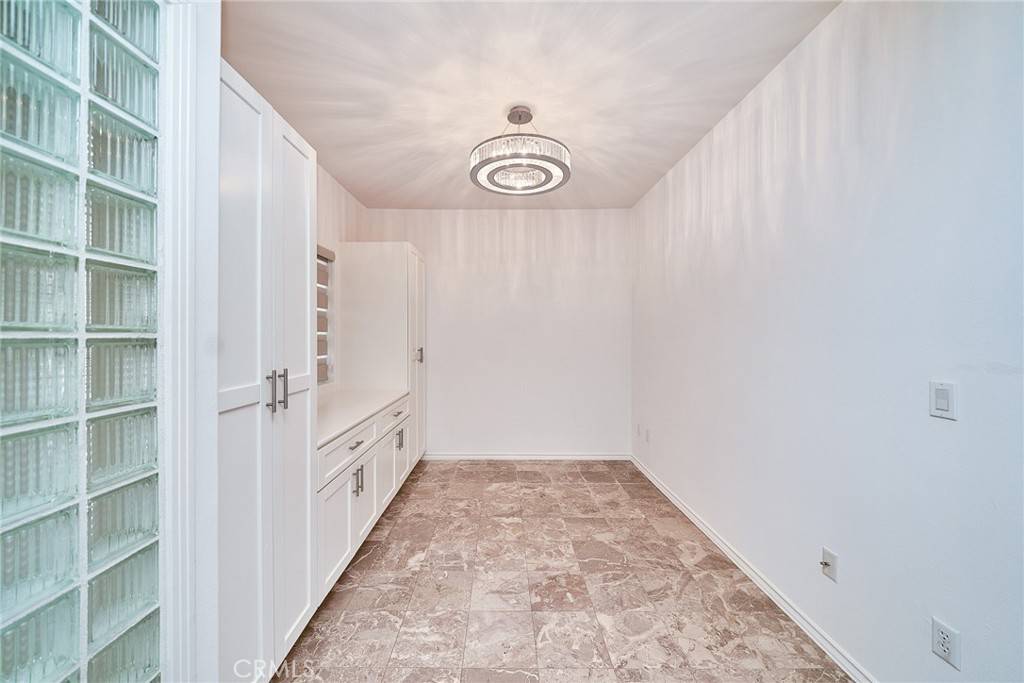 Irvine, CA 92612,2233 Martin #315