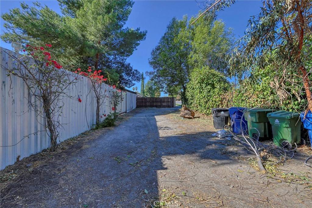 North Hills, CA 91343,16326 Nordhoff ST
