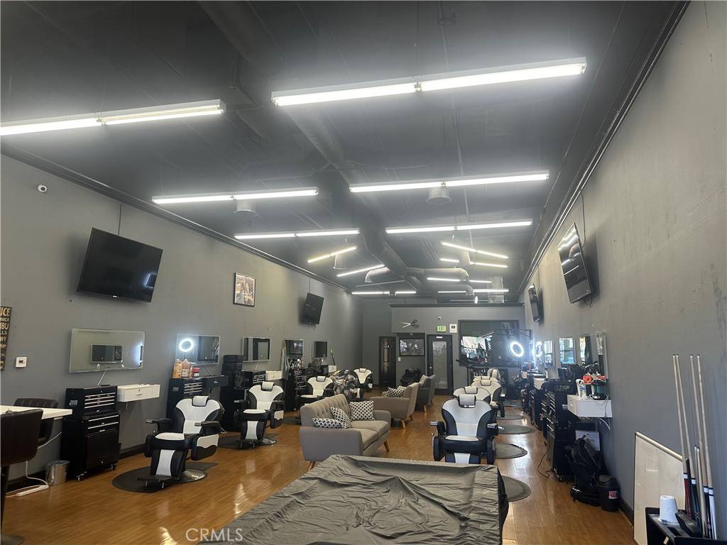 Northridge, CA 91324,19524 Nordhoff #3A