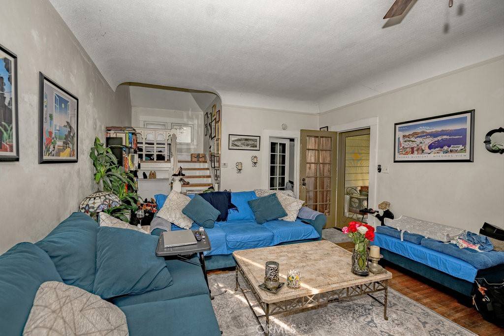 Monrovia, CA 91016,323 E Palm AVE