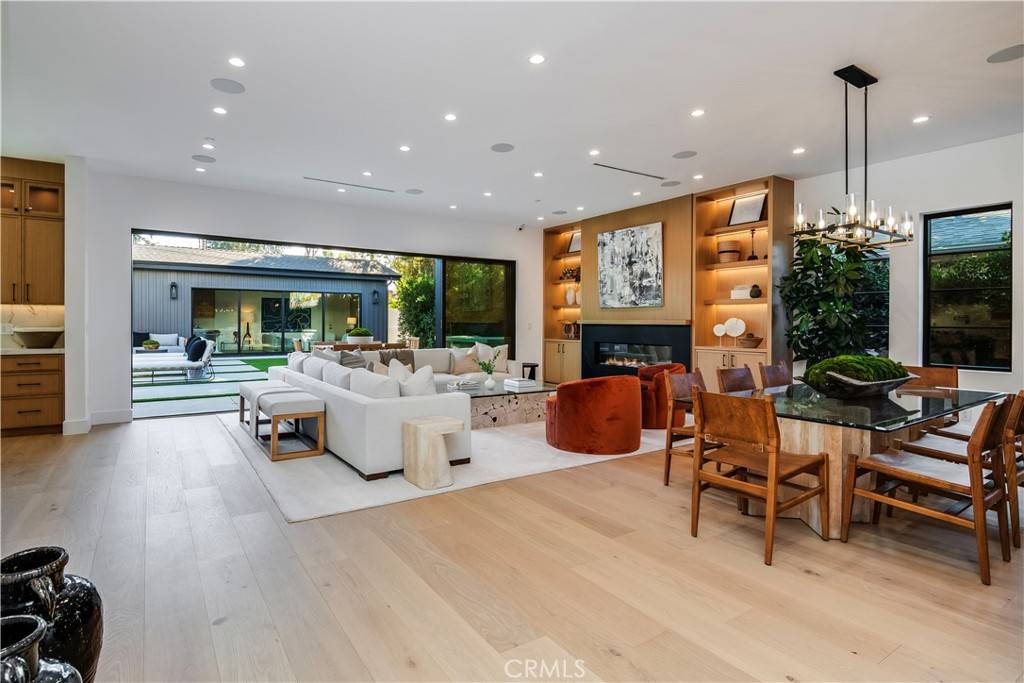 Sherman Oaks, CA 91423,13602 Morrison ST