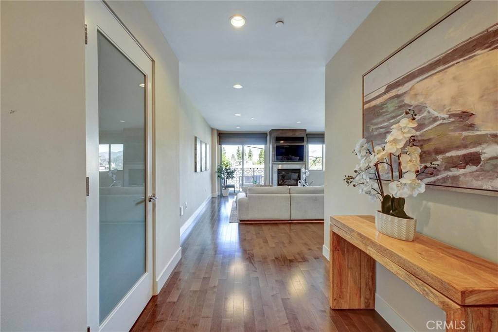 Studio City, CA 91604,11023 Fruitland DR #304