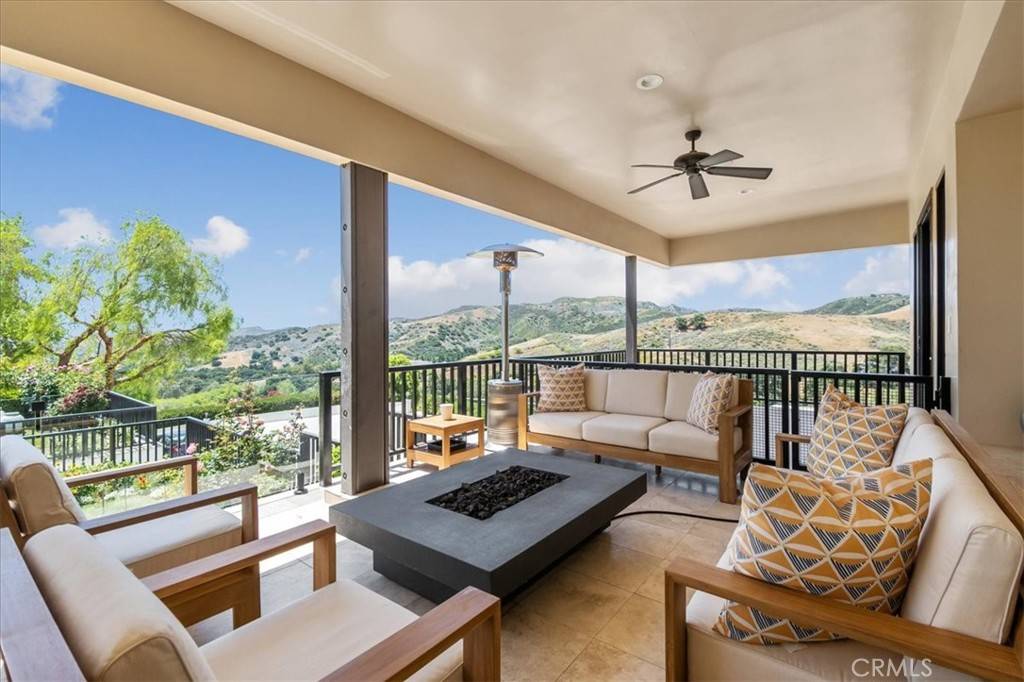 Castaic, CA 91384,Address not disclosed