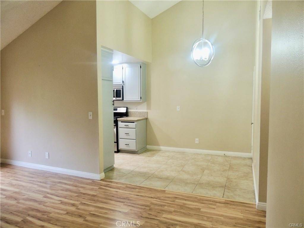 Canyon Country, CA 91387,18145 American Beauty DR #108
