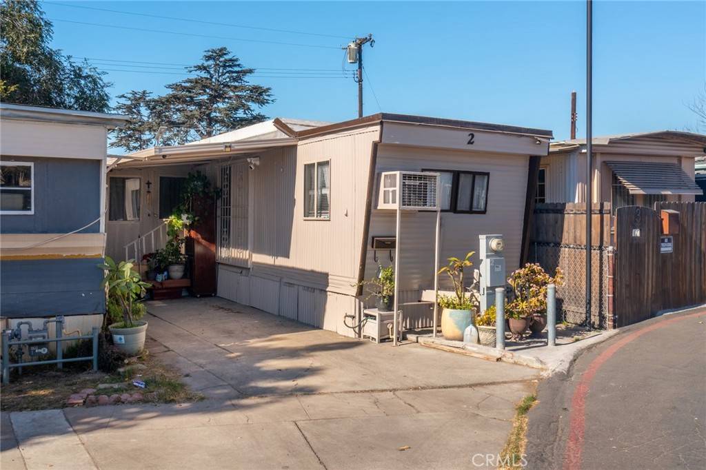 Cudahy, CA 90201,4523 Cecilia st #2