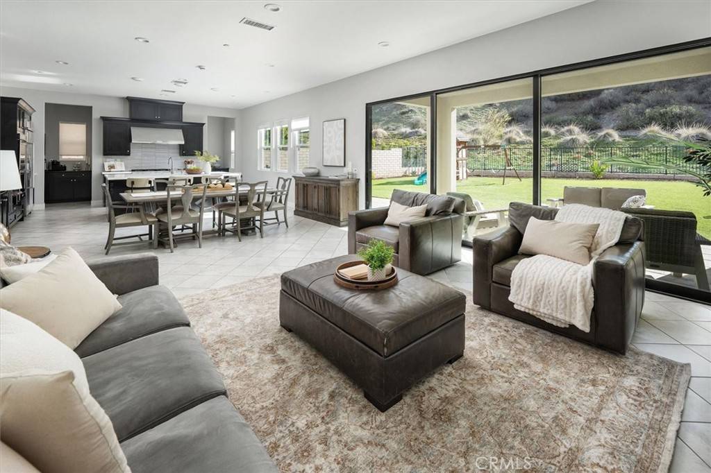 Saugus, CA 91350,18820 Annmae PL