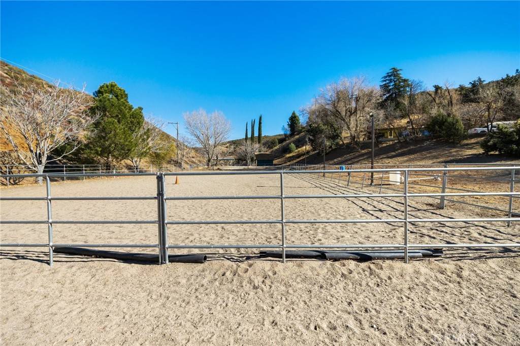 Saugus, CA 91390,37986 Bouquet Canyon RD