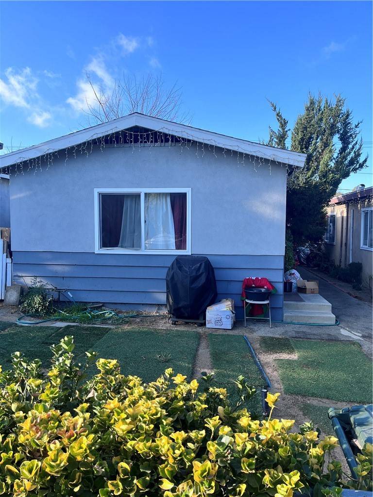 Newhall, CA 91321,24047 Arch ST