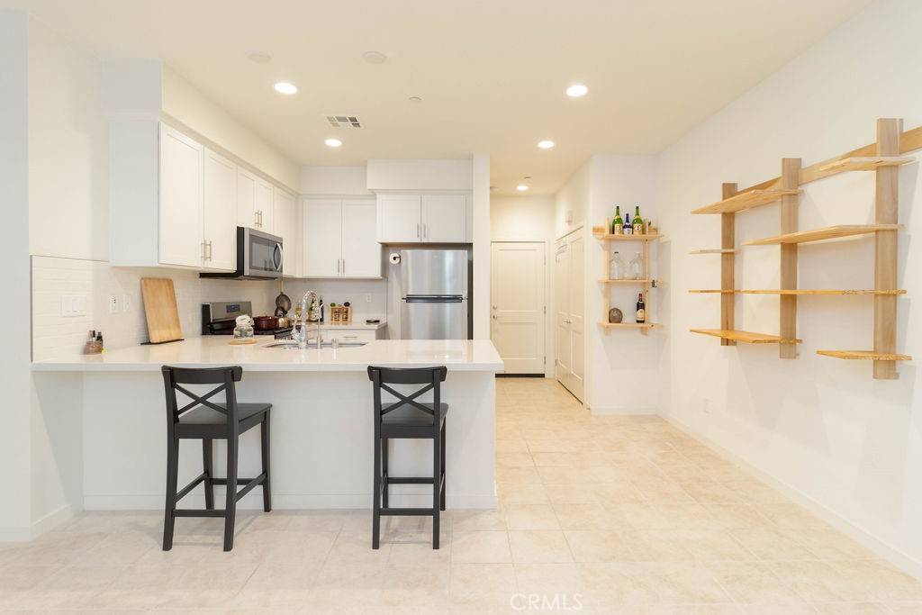 Simi Valley, CA 93065,126 Red Brick DR #4
