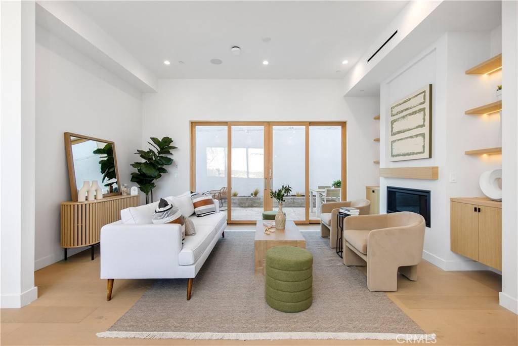 Los Angeles, CA 90041,2456 Loy LN