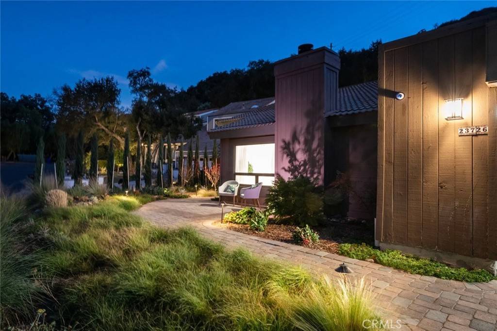 Newhall, CA 91321,23726 La Salle Canyon RD
