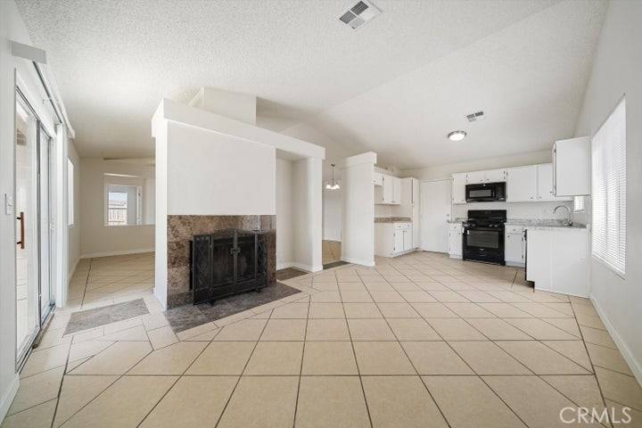 Rosamond, CA 93560,1216 Arlington Court