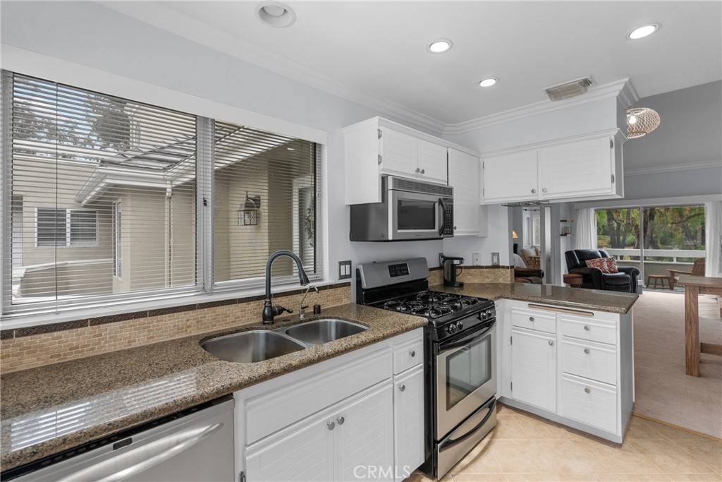 Valencia, CA 91355,23943 Arroyo Park DR #187