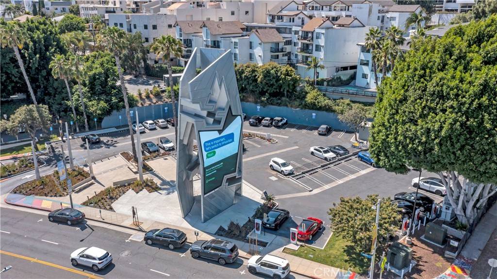 West Hollywood, CA 90069,1112 N Sherbourne DR