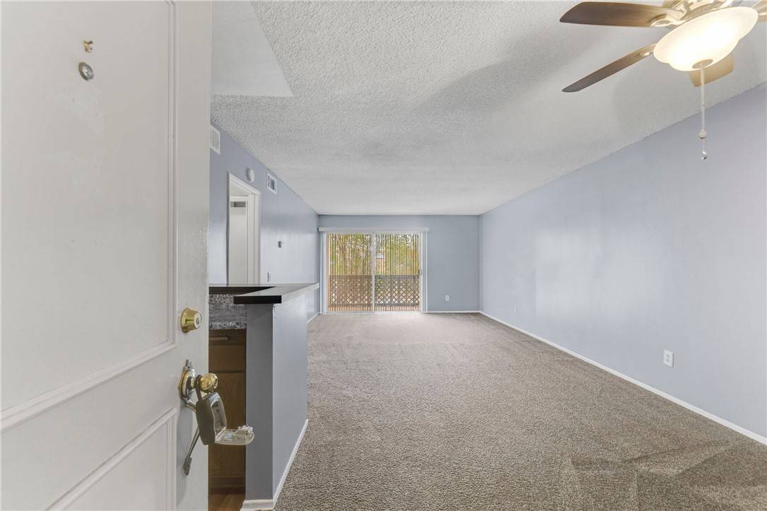 Valencia, CA 91355,23515 Lyons AVE #188