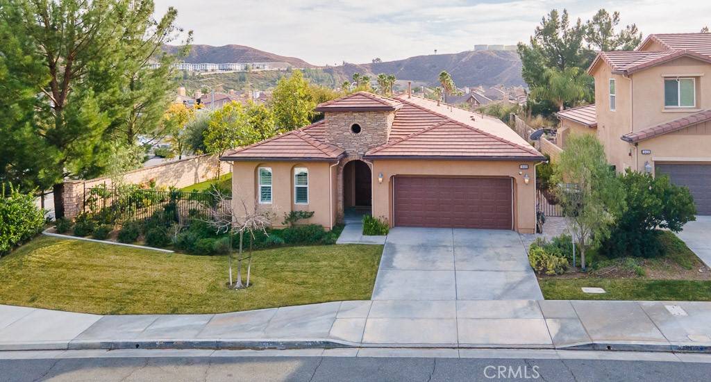 Saugus, CA 91350,19402 Castille LN