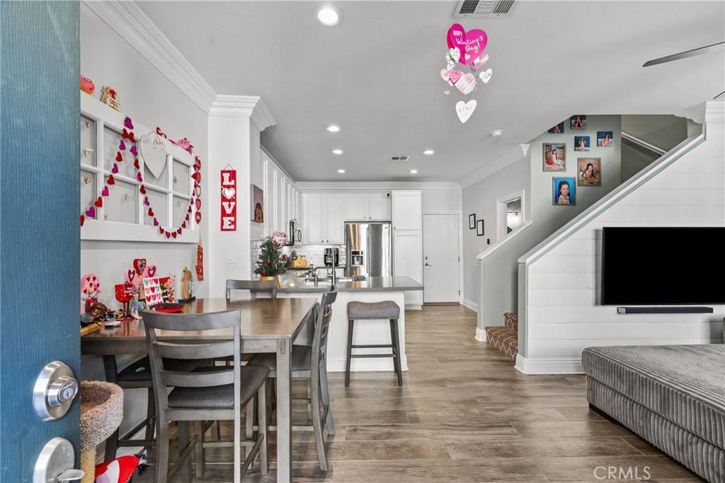 Saugus, CA 91350,22603 Golden Meadow LN