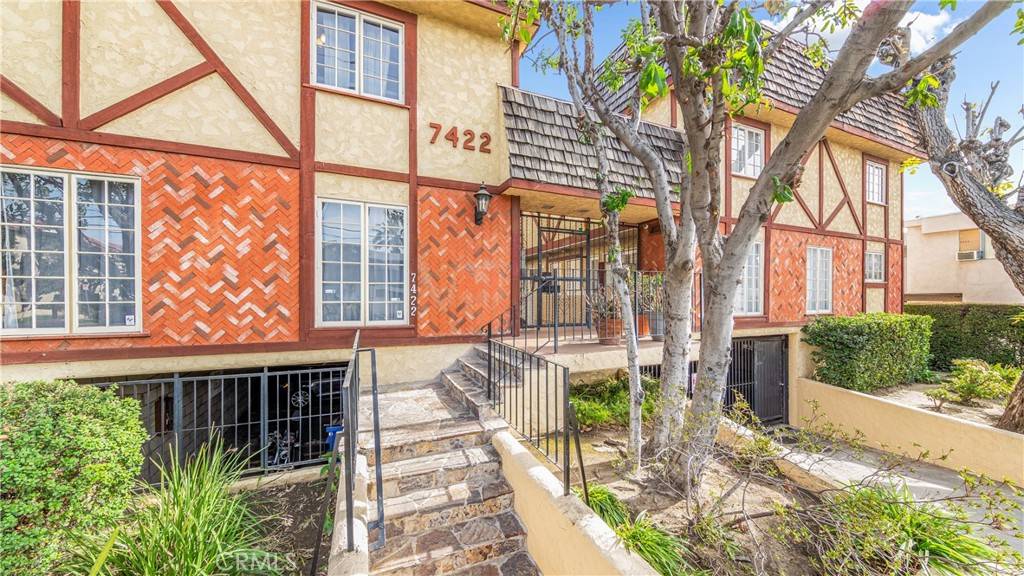 Van Nuys, CA 91405,7422 Hazeltine AVE #2