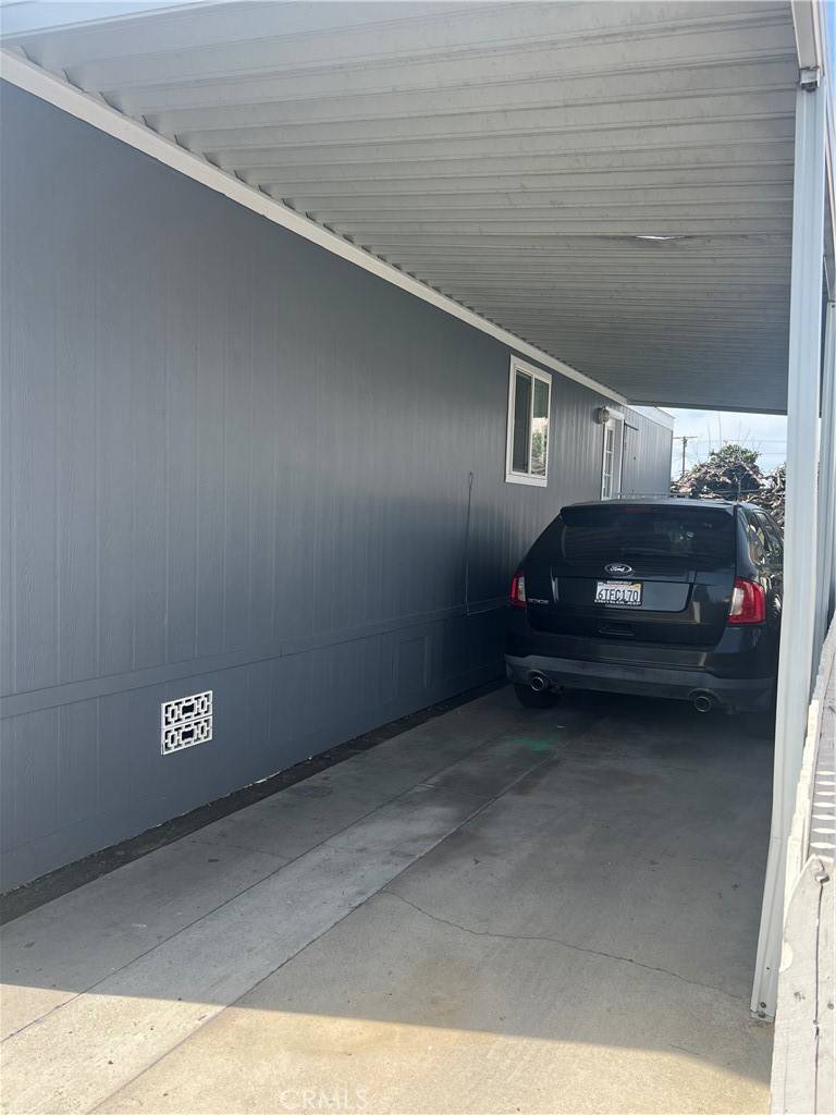 Van Nuys, CA 91405,7560 Woodman PL #4