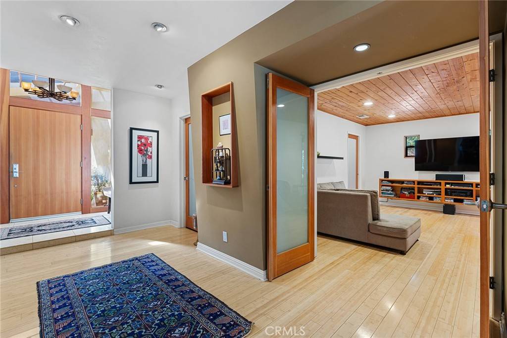Topanga, CA 90290,21301 Bellini DR