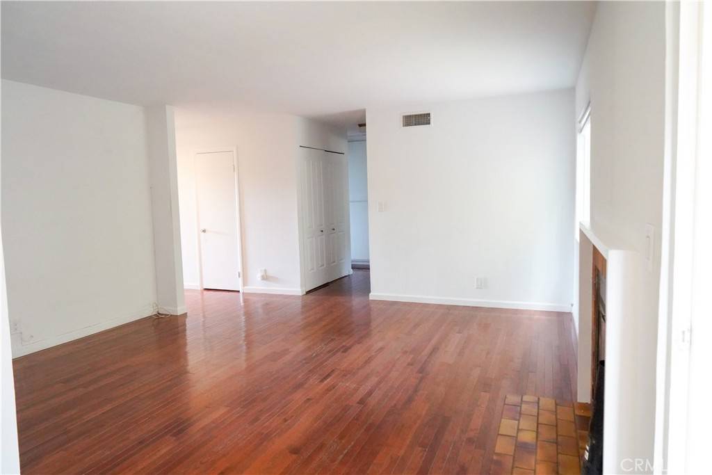 Chatsworth, CA 91311,9103 Olin DR