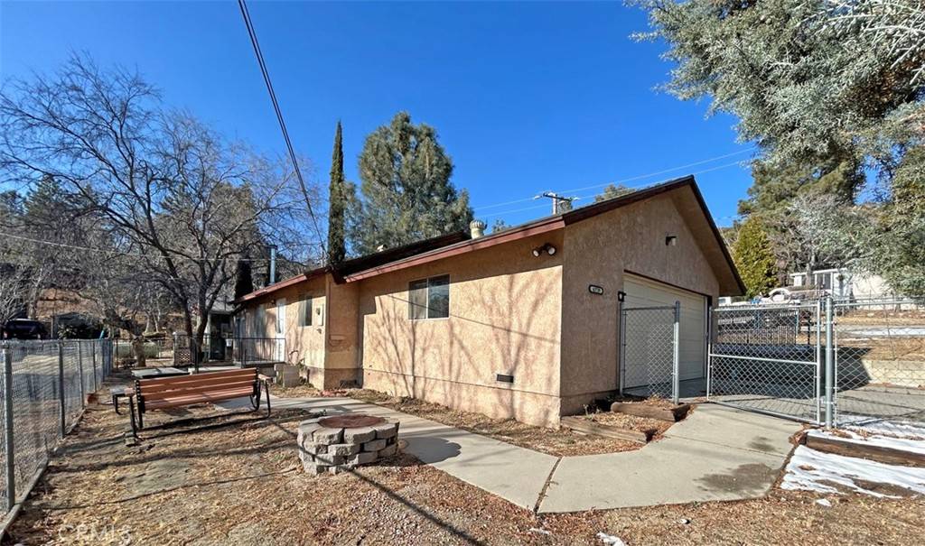 Lake Hughes, CA 93532,43729 Lake View RD