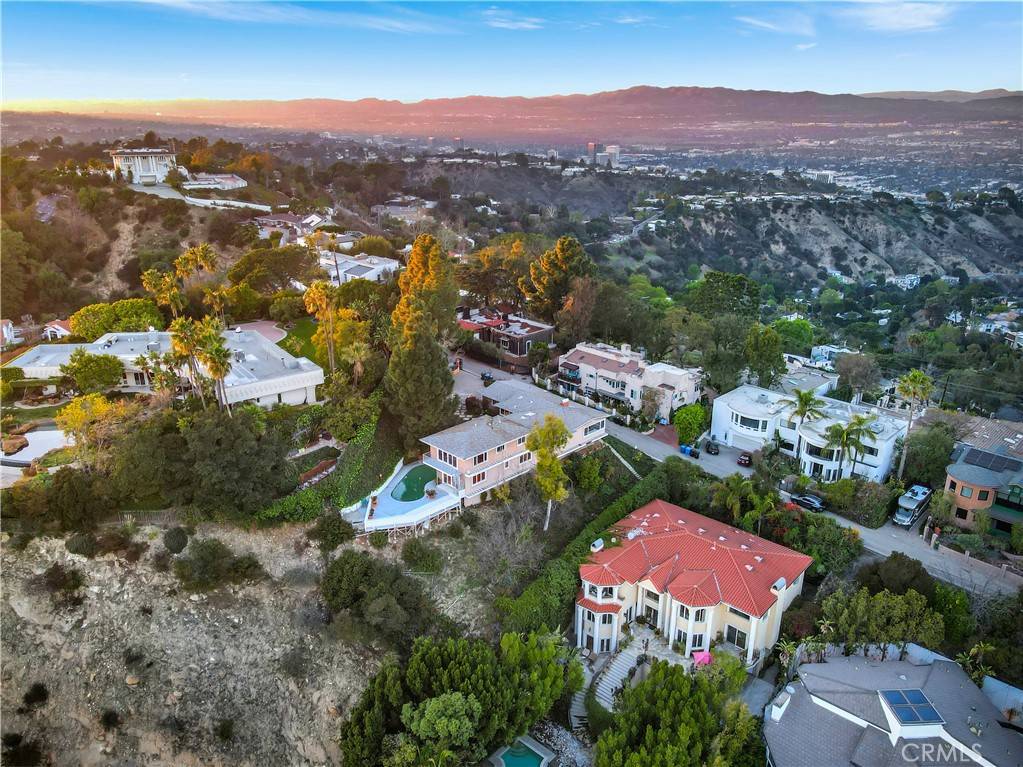 Los Angeles, CA 90077,14342 Mulholland DR