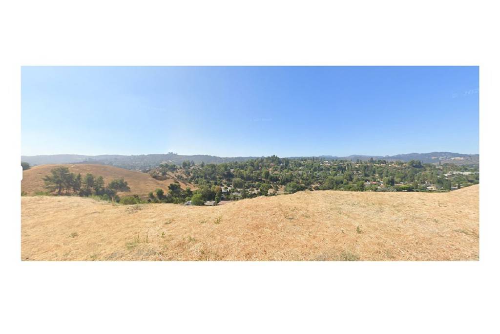Woodland Hills, CA 91364,22552 Uhea