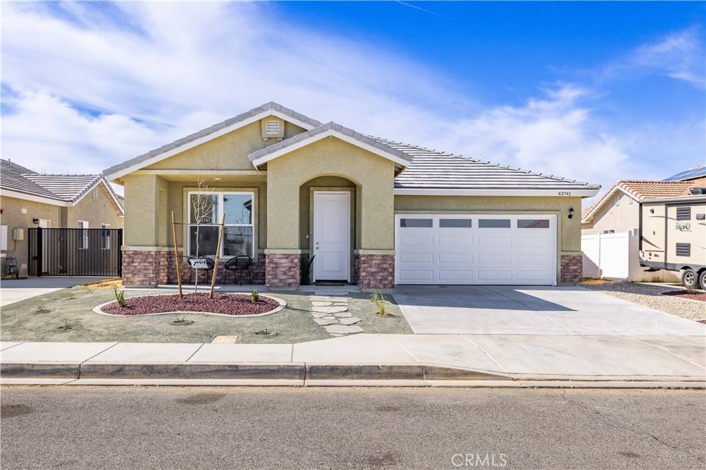 Lancaster, CA 93536,43741 Verella CT