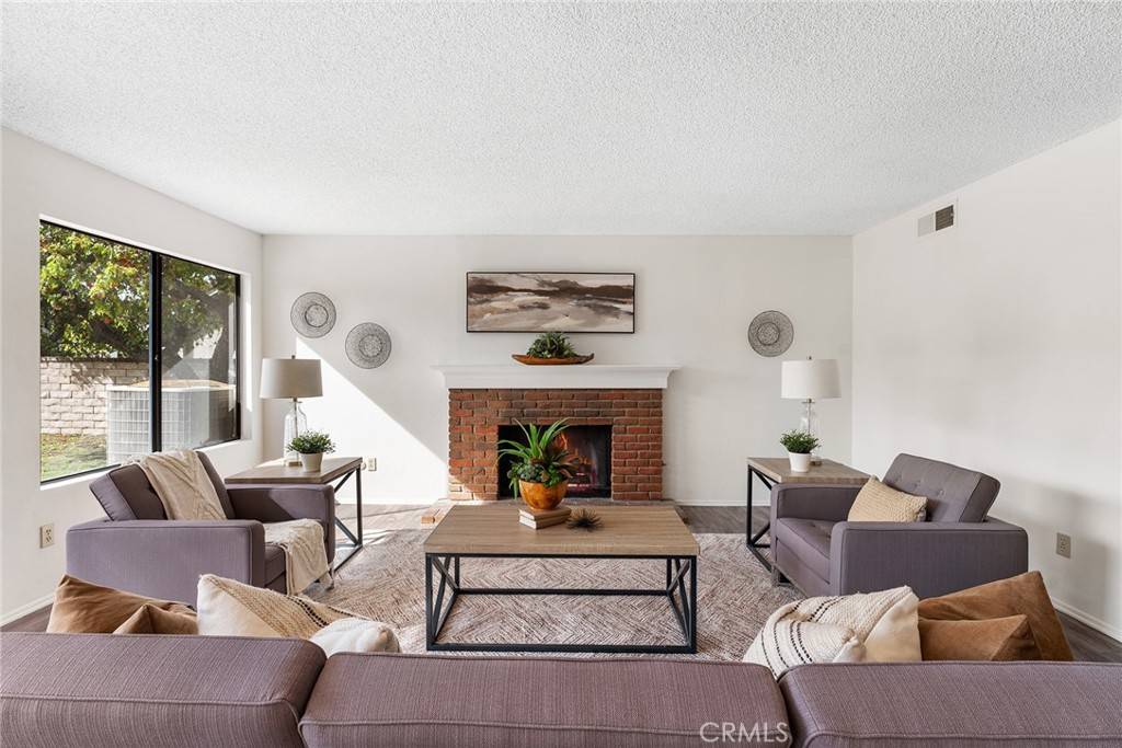 Agoura Hills, CA 91301,29028 Old Carriage CT
