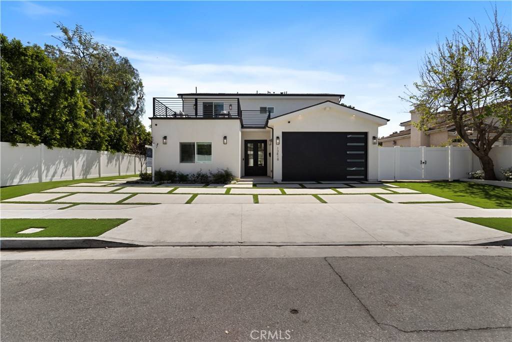 Panorama City, CA 91402,13418 13416 W Crowley ST