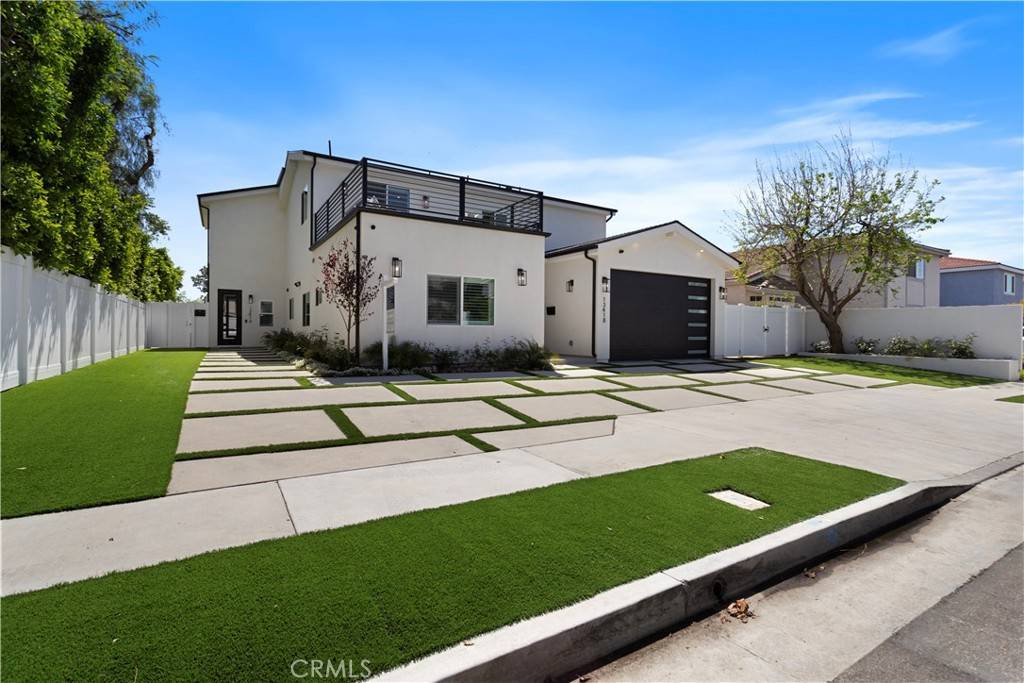 Panorama City, CA 91402,13418 13416 W Crowley ST