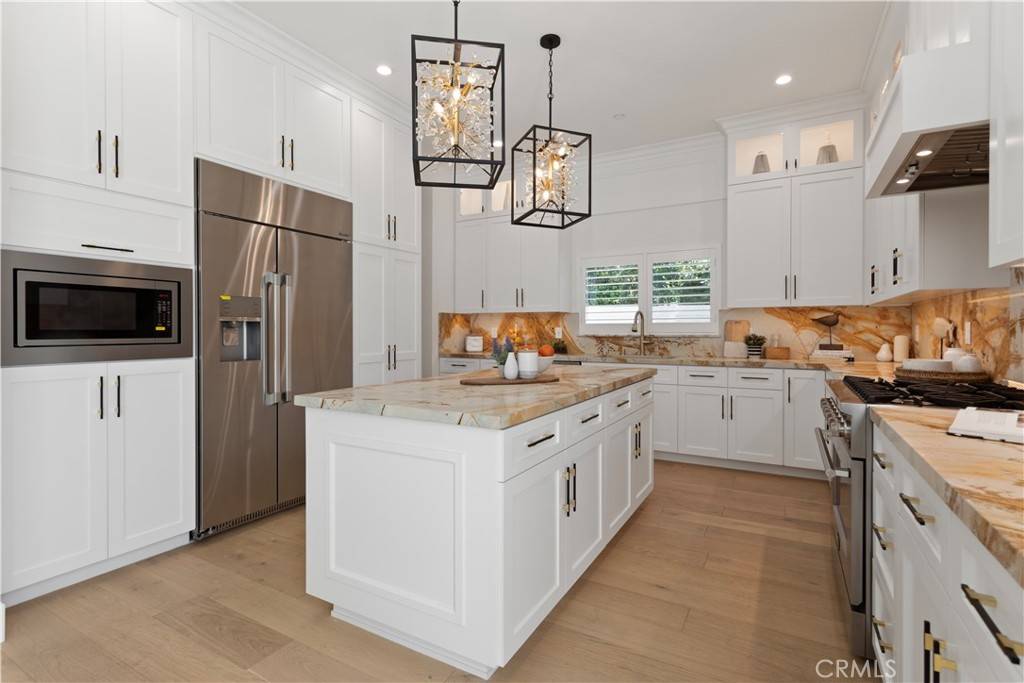 Panorama City, CA 91402,13418 13416 W Crowley ST