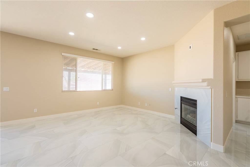 Adelanto, CA 92301,11534 Charm LN