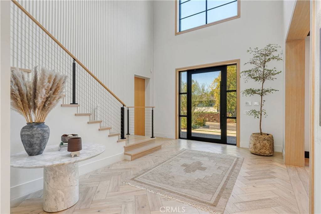 Encino, CA 91436,4050 Contera RD