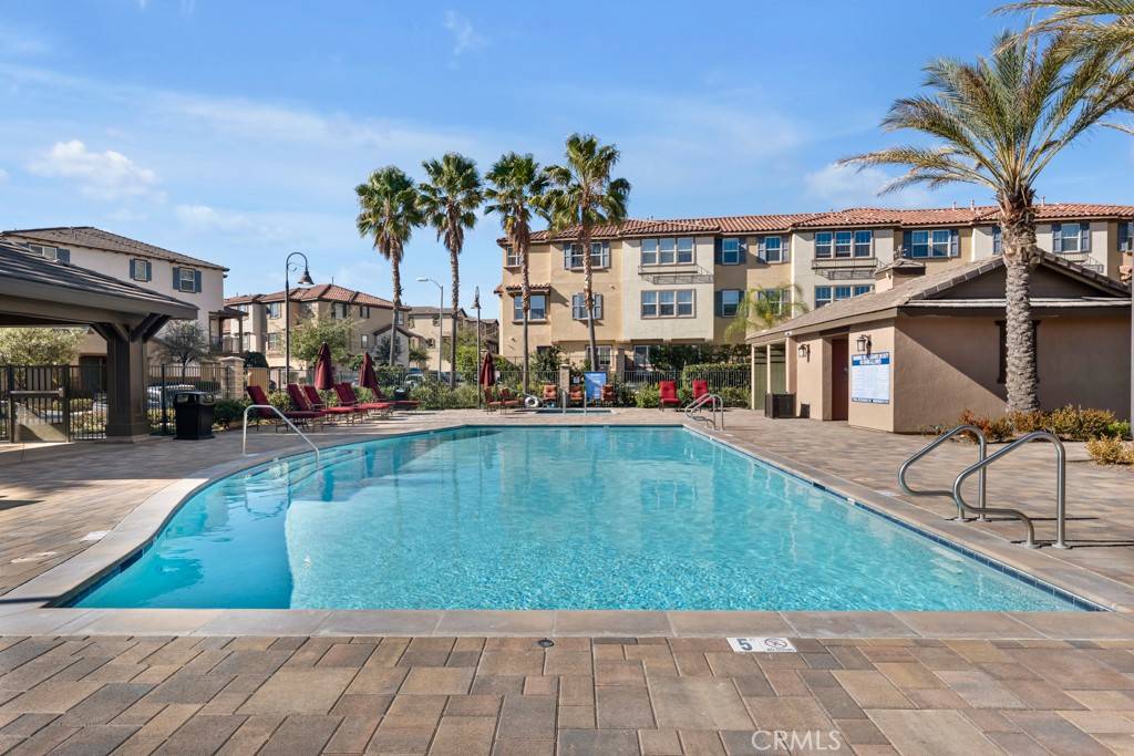 Saugus, CA 91350,22104 Barrington WAY