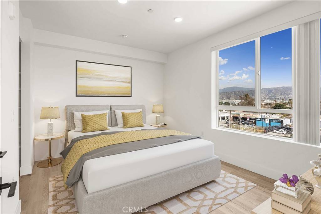 North Hollywood, CA 91606,11714 Archwood ST #203